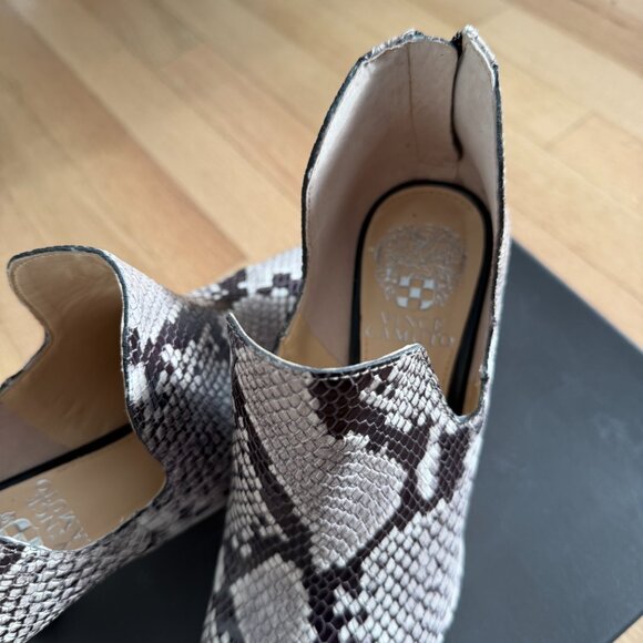 Vince Camuto VC-Randin Glossy Python Heels — Size 8M - Picture 3 of 4